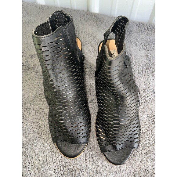 STEVEN MADDEN Nancii Black Perforated Leather Open Toe High Heel Ankle Boots 7.5 - Picture 9 of 11